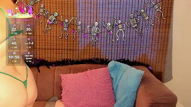 Snapshot of ariana_cross chatting on 10-25-25, 01:07 ariana cross online show from 10-25-25, 01:07