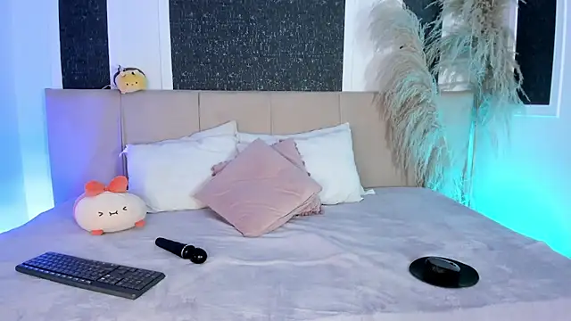 Alaia Manson online show from 01-08-26, 07:38