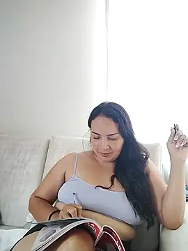 Snapshot of allison-dreams chatting on 12-29-24, 08:15 allison-dreams online show from 12-29-24, 08:15