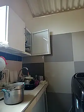 Snapshot of allison-dreams chatting on 03-21-25, 02:18 allison-dreams online show from 03-21-25, 02:18