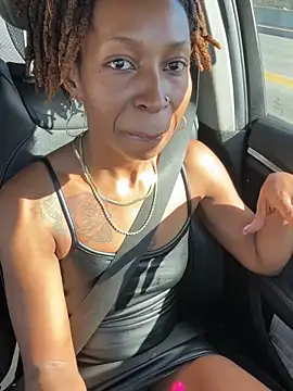 LeyaHoneybuns online show from 11-16-25, 04:01