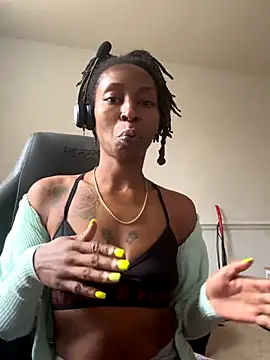 LeyaHoneybuns online show from 11-19-25, 07:25