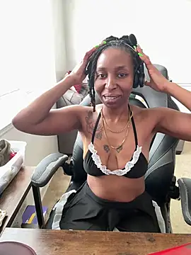 LeyaHoneybuns online show from 02-11-26, 04:34