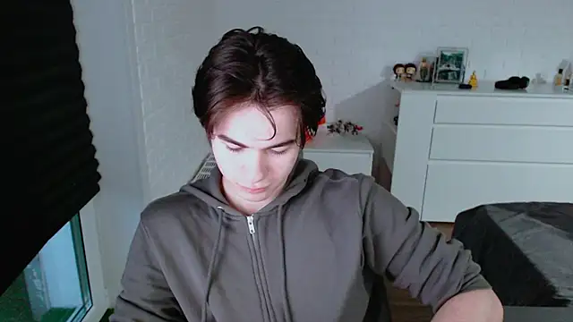 Snapshot of MarkusDean chatting on 10-18-25, 12:39 MarkusDean online show from 10-18-25, 12:39