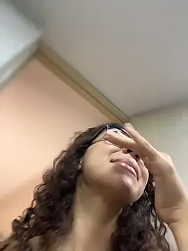 uniquerossie online show from 02-04-26, 06:52