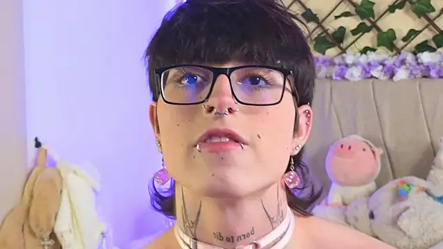 Baby Xian online show from 02-05-25, 01:37