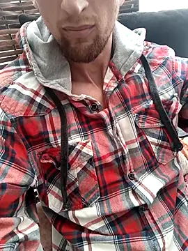 Snapshot of Kaue007 chatting on 10-13-25, 04:07 Kaue007 online show from 10-13-25, 04:07