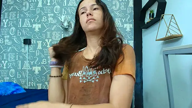 Snapshot of Lindsey8 chatting on 09-11-25, 12:38 Lindsey8 online show from 09-11-25, 12:38