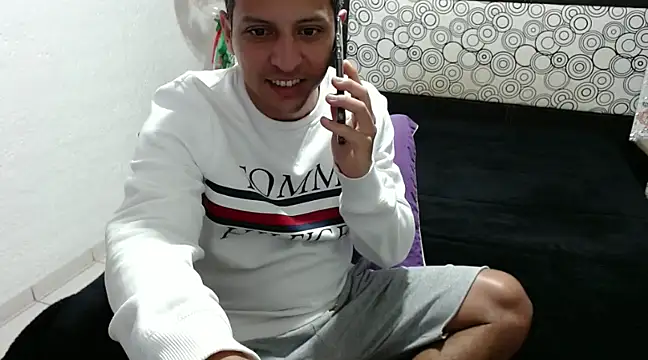 Snapshot of Bamban1419_ chatting on 02-04-25, 12:11 Bamban1419  online show from 02-04-25, 12:11