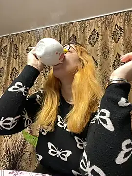Snapshot of NadiraNoor chatting on 01-28-25, 05:00 NadiraNoor online show from 01-28-25, 05:00