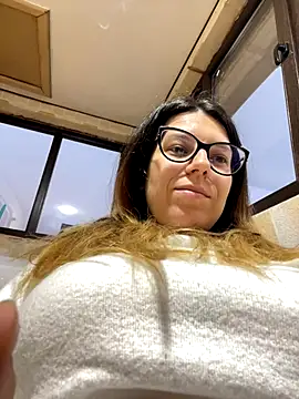 Snapshot of NadiraNoor chatting on 10-16-25, 03:46 NadiraNoor online show from 10-16-25, 03:46