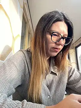 Snapshot of NadiraNoor chatting on 10-21-25, 02:18 NadiraNoor online show from 10-21-25, 02:18