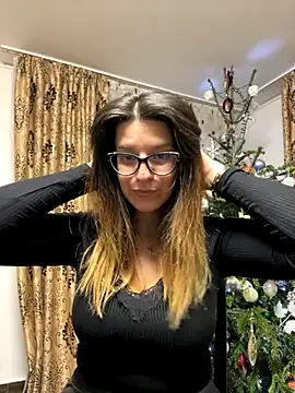 NadiraNoor online show from 12-21-25, 12:18