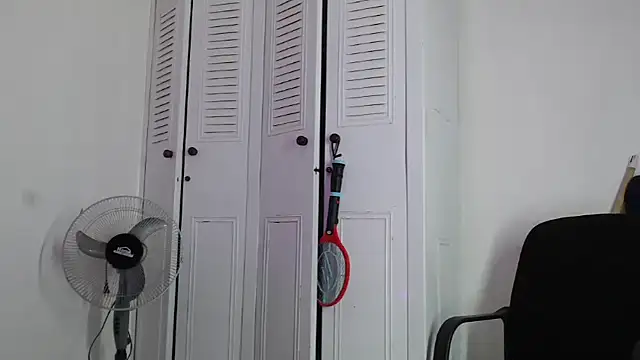 Snapshot of Chanel_87xxx chatting on 02-13-25, 01:48 Chanel 87xxx online show from 02-13-25, 01:48