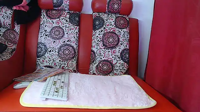 Snapshot of Chanel_87xxx chatting on 03-13-25, 02:55 Chanel 87xxx online show from 03-13-25, 02:55