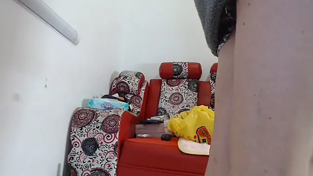 Snapshot of Chanel_87xxx chatting on 03-19-25, 12:48 Chanel 87xxx online show from 03-19-25, 12:48