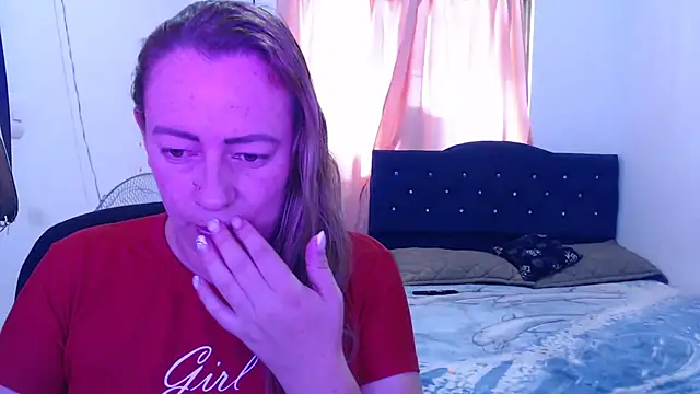 Snapshot of Chanel_87xxx chatting on 09-29-25, 07:19 Chanel 87xxx online show from 09-29-25, 07:19