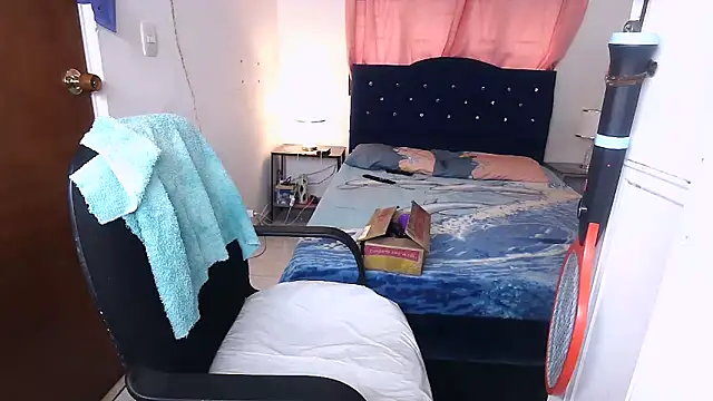 Snapshot of Chanel_87xxx chatting on 02-05-26, 10:14 Chanel 87xxx online show from 02-05-26, 10:14