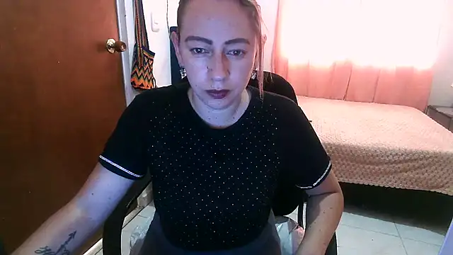 Snapshot of Chanel_87xxx chatting on 02-21-26, 08:32 Chanel 87xxx online show from 02-21-26, 08:32