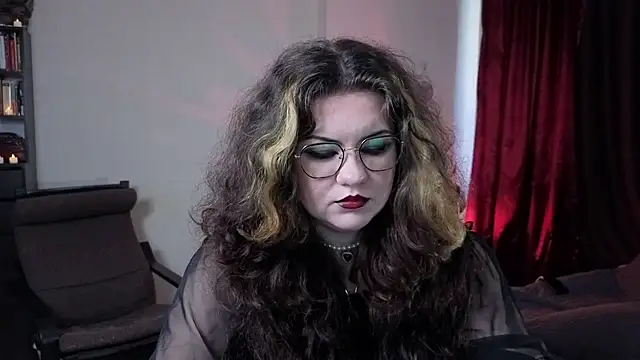 Laura Karamazov online show from 09-27-25, 09:47