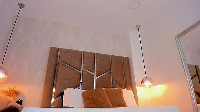 Martinaa Jones  online show from 01-07-26, 12:07