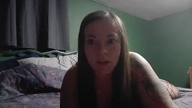 Glitt3rqueen341 online show from 10-03-25, 03:47