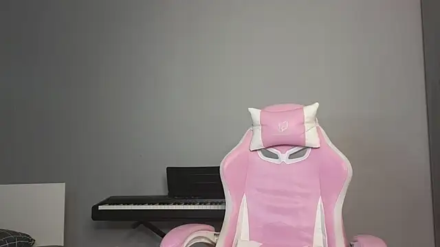 mollymila online show from 02-25-25, 11:30