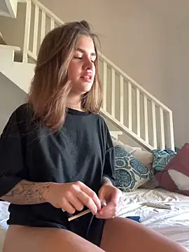 EmiliaCatalina online show from 02-21-25, 04:26