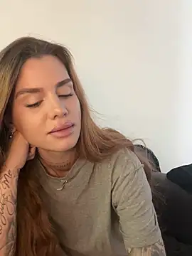 EmiliaCatalina online show from 03-01-26, 06:10