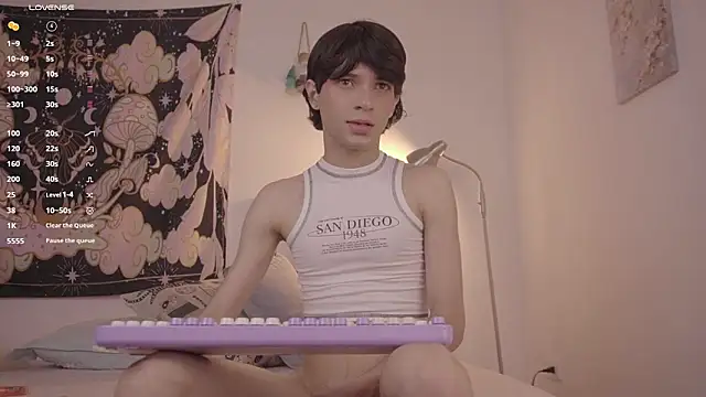 simonbane01 online show from 09-10-25, 04:40