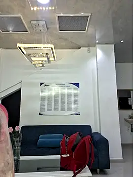 laura bassi online show from 09-13-25, 03:50