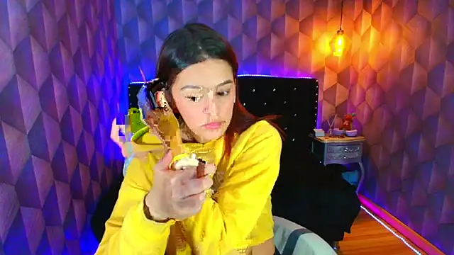 LiaHarryis online show from 12-17-25, 05:19