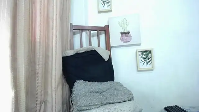 Snapshot of candyladyboy chatting on 02-06-25, 09:49 candyladyboy online show from 02-06-25, 09:49