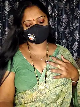 Snapshot of vani-09 chatting on 03-08-25, 05:01 vani-09 online show from 03-08-25, 05:01