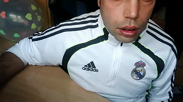 Snapshot of doctorlechee chatting on 10-23-25, 01:10 doctorlechee online show from 10-23-25, 01:10