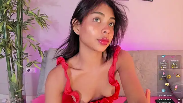 Snapshot of cinnamon_kyla chatting on 02-01-25, 10:02 cinnamon kyla online show from 02-01-25, 10:02