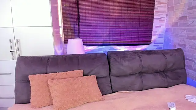 Snapshot of cinnamon_kyla chatting on 02-14-25, 06:29 cinnamon kyla online show from 02-14-25, 06:29