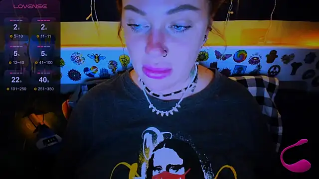 EllieOz online show from 03-09-25, 05:28