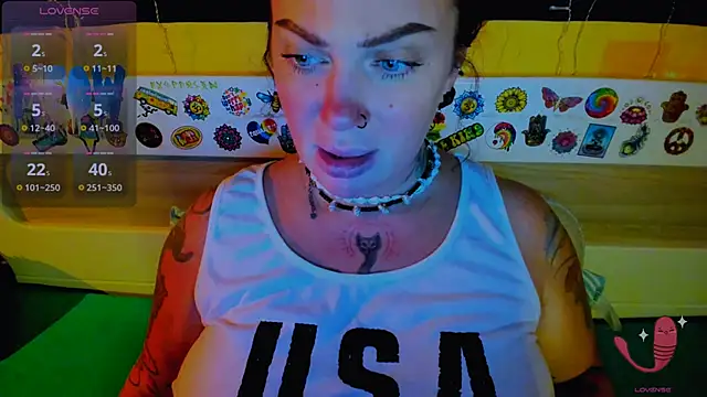 EllieOz online show from 10-22-25, 05:45