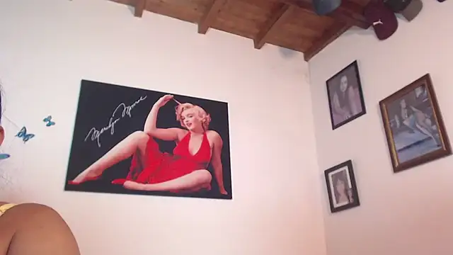 Snapshot of seleneh chatting on 02-08-25, 04:36 seleneh online show from 02-08-25, 04:36