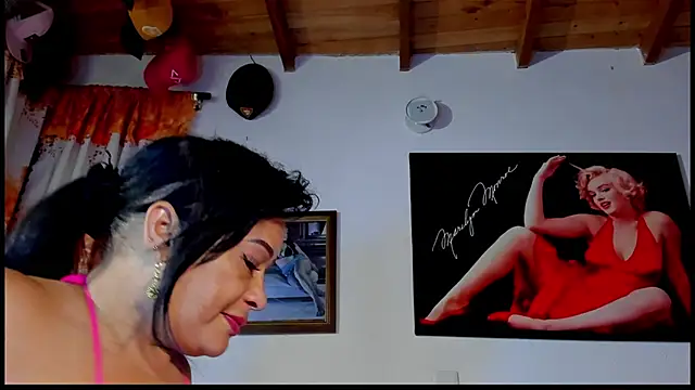 Snapshot of seleneh chatting on 09-17-25, 11:17 seleneh online show from 09-17-25, 11:17