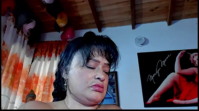 Snapshot of seleneh chatting on 10-04-25, 06:28 seleneh online show from 10-04-25, 06:28