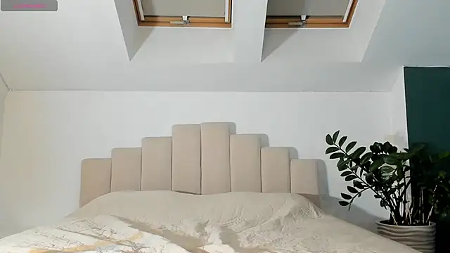 Snapshot of LunAnna chatting on 09-28-25, 06:46 LunAnna online show from 09-28-25, 06:46