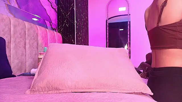 arl chloee online show from 03-25-26, 03:12