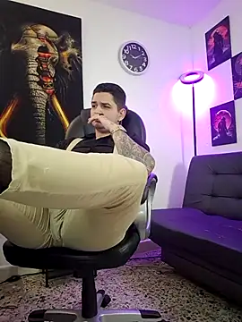 Nicolas Fellener online show from 04-06-26, 04:46