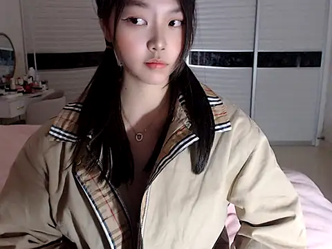 -Lucky Girl online show from 02-26-25, 12:14