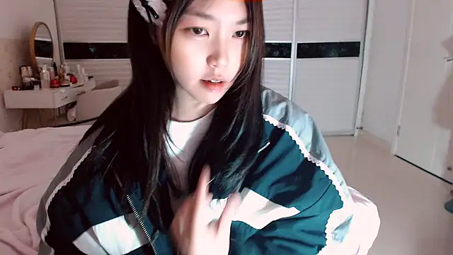 -Lucky Girl online show from 01-15-26, 01:54