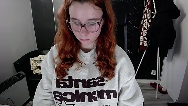 littleviki7 online show from 12-22-24, 12:16