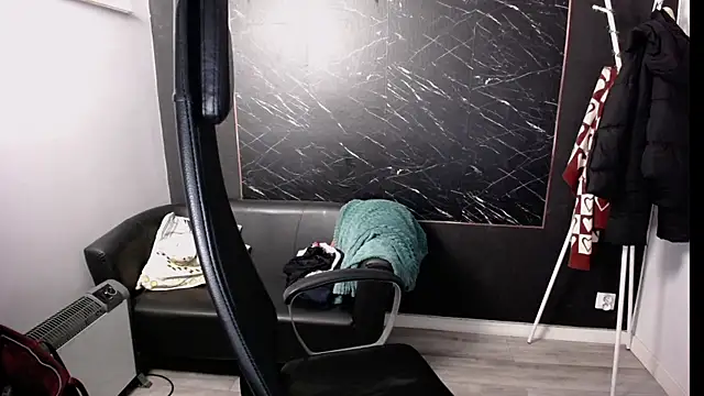 littleviki7 online show from 02-25-25, 05:08