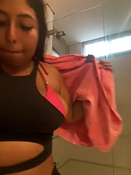 Snapshot of emmyjhonson07 chatting on 03-21-25, 10:39 emmyjhonson07 online show from 03-21-25, 10:39